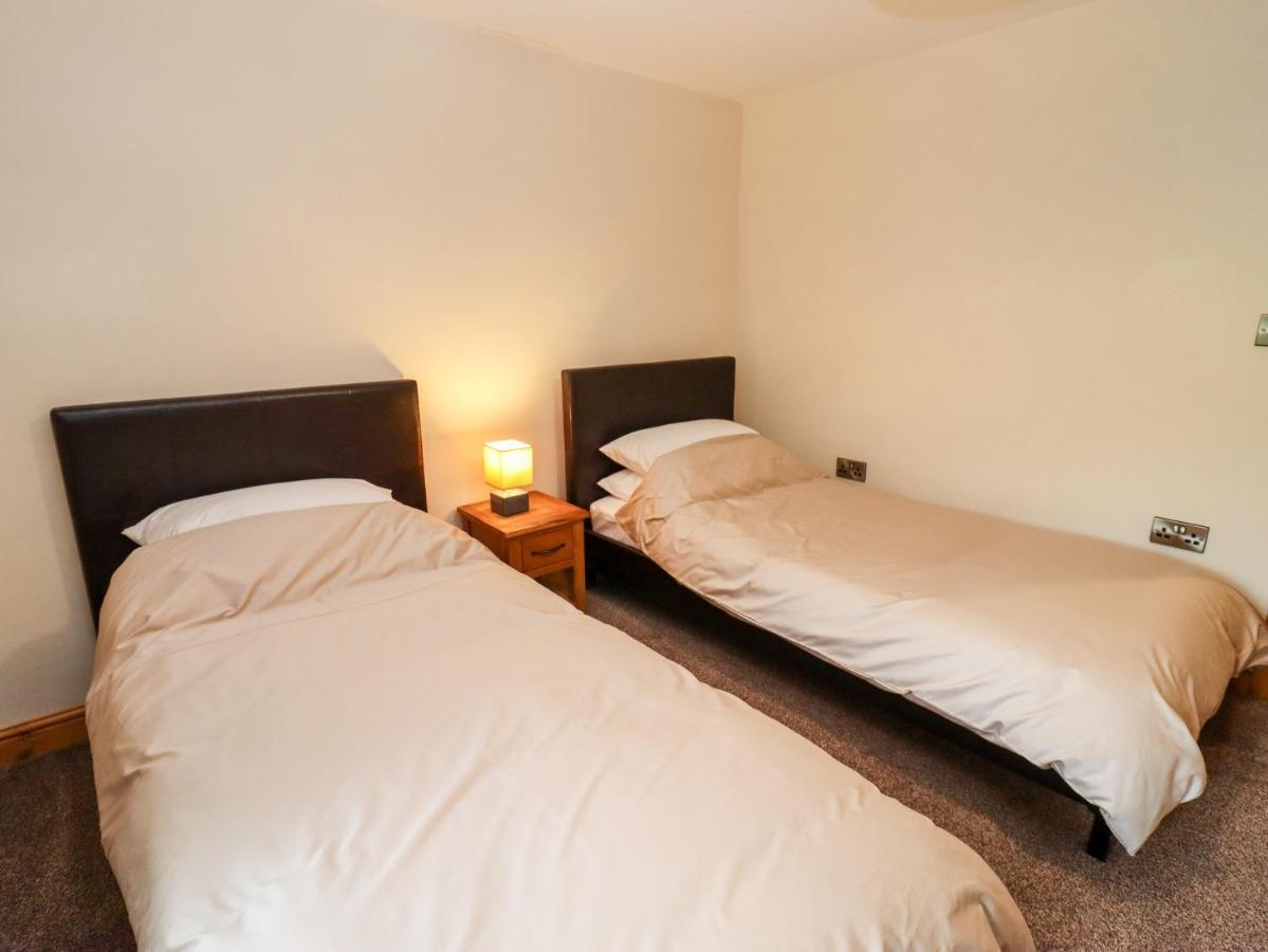 1 Greenway Cinderford ภายนอก รูปภาพ