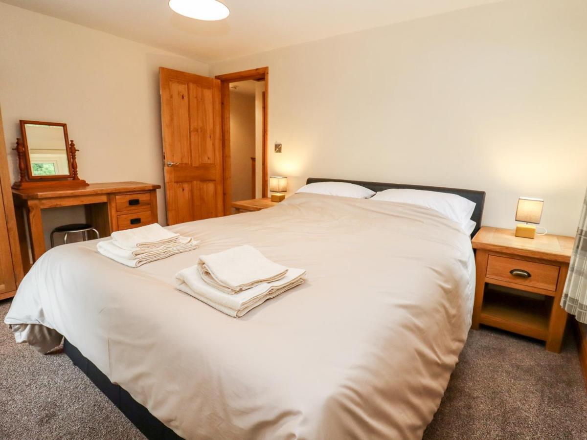 1 Greenway Cinderford ภายนอก รูปภาพ